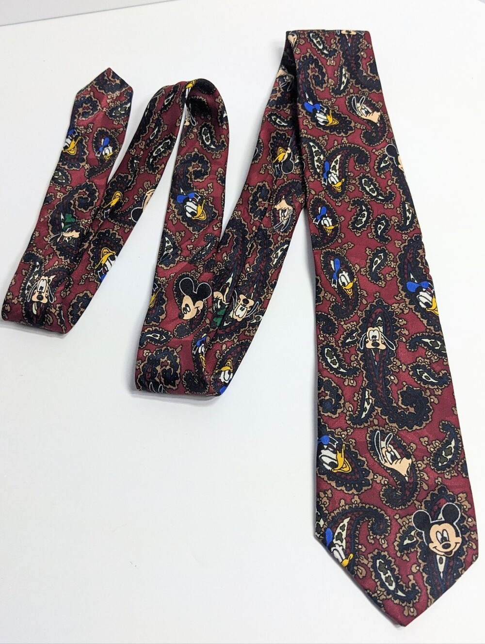 Disney Vtg Mickey & Co Paisley Necktie, Mickey Donald Goofy Pluto, 46.75" Long
